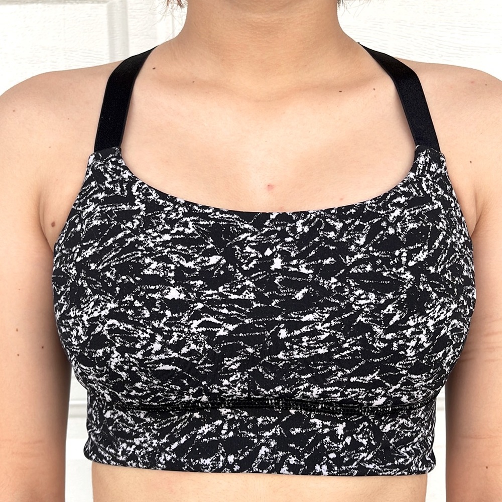 Lululemon - Picture 2 of 4